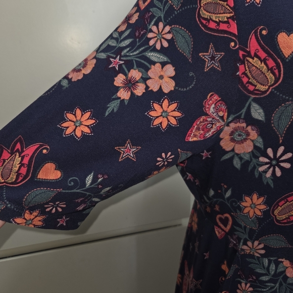 Floral Navy Dress. Torrid Size 00 - Picture 3 of 10